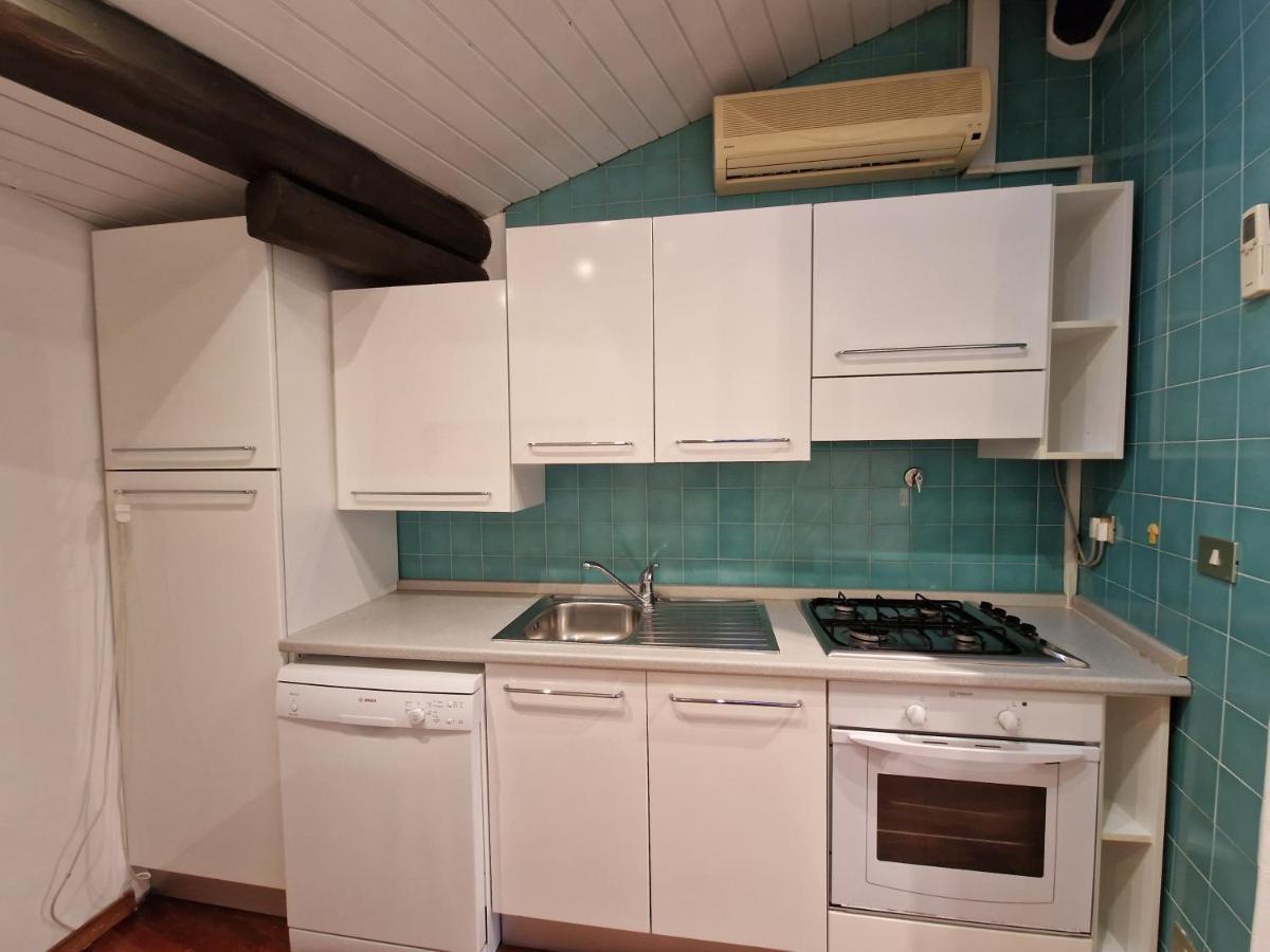 Lovely One-Bedroom Attic In An Ancient Village Болоня Екстериор снимка